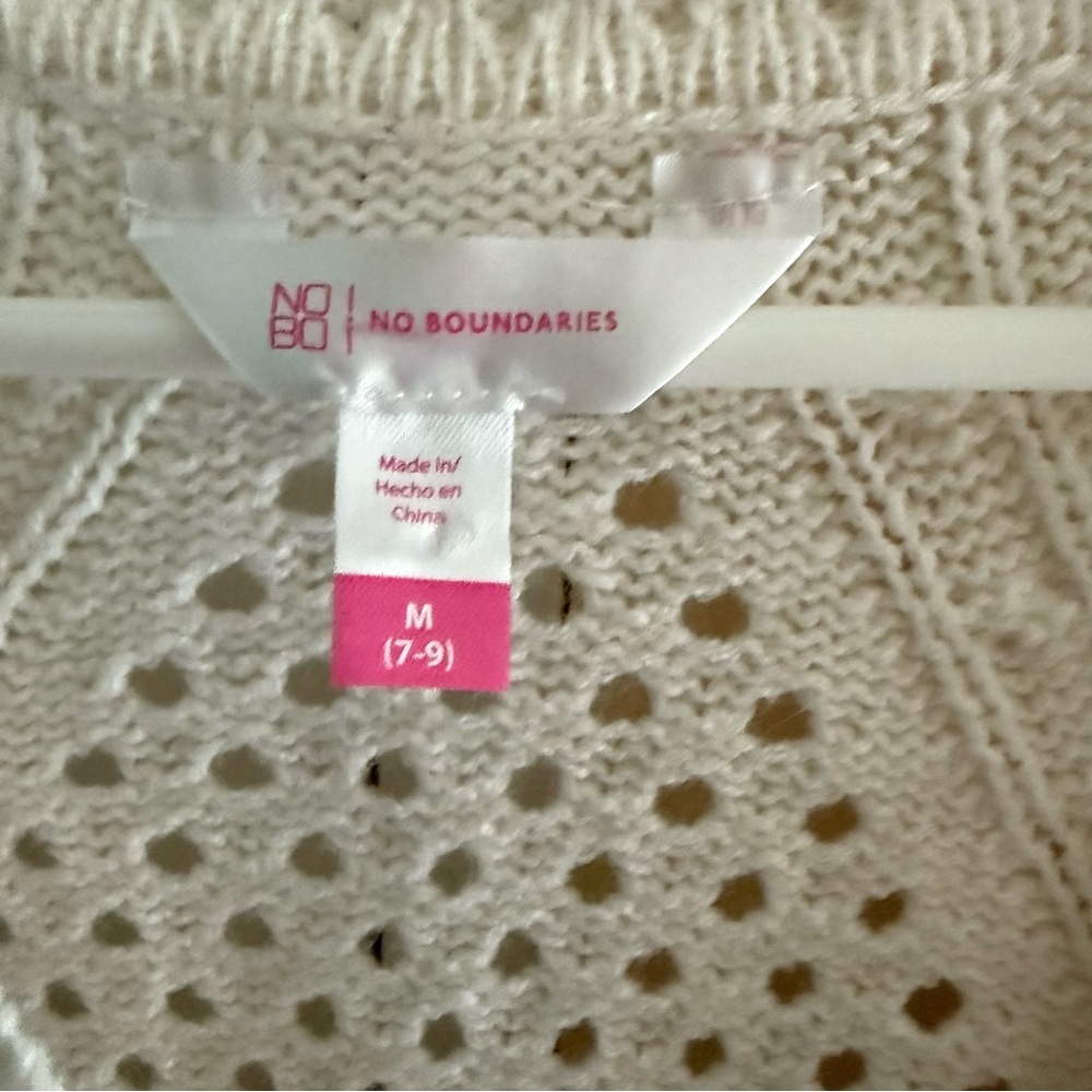 Juniors 2 pack Sweaters Cream and Green No Boundaries size 7-9 - Picture 4 of 12